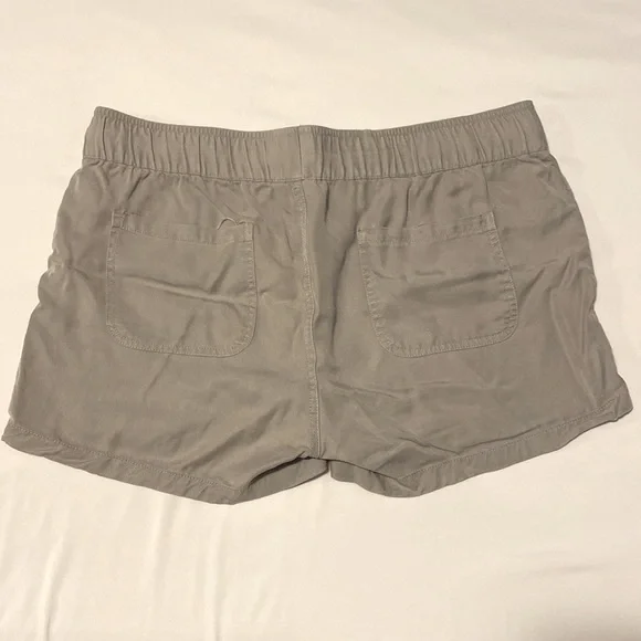 TenTree Shorts - Picture 2 of 3